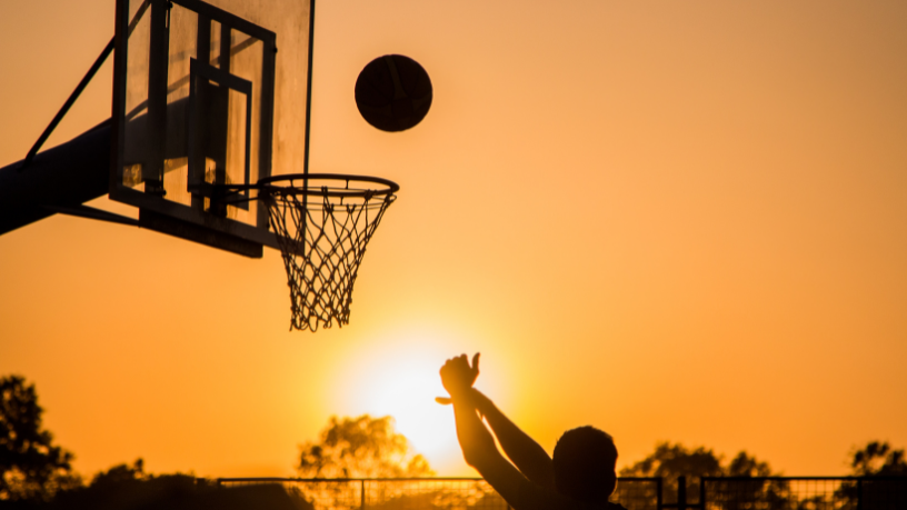 Descubra com Matheus Vinicius Voigt o impacto dos dados avançados no desempenho competitivo do basquete.