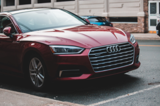 Teciomar Ábila orienta como identificar riscos e garantir segurança na compra de um veículo seminovo.