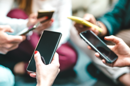 Geração Z e o Crescimento do Uso da IA para Aprender Política Economia e Ciência