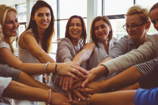 Farol Feminino e a representatividade feminina na política: desafios, avanços e caminhos possíveis