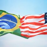 Governo Trump nomeia representante de extrema direita para política com o Brasil e gera debate diplomático