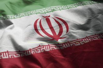 Irã e o risco nuclear crescente: como a perda de especialistas amplia preocupações globais segundo a União Europeia