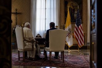 Política internacional e Vaticano: o que a conversa entre Rubio e o papa revela sobre os EUA